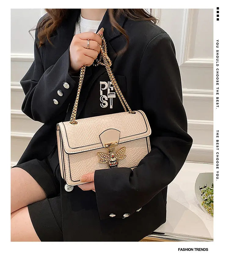 Fashionable Stylish Chain Shoulder Trendy Retro Messenger Bag Braceora