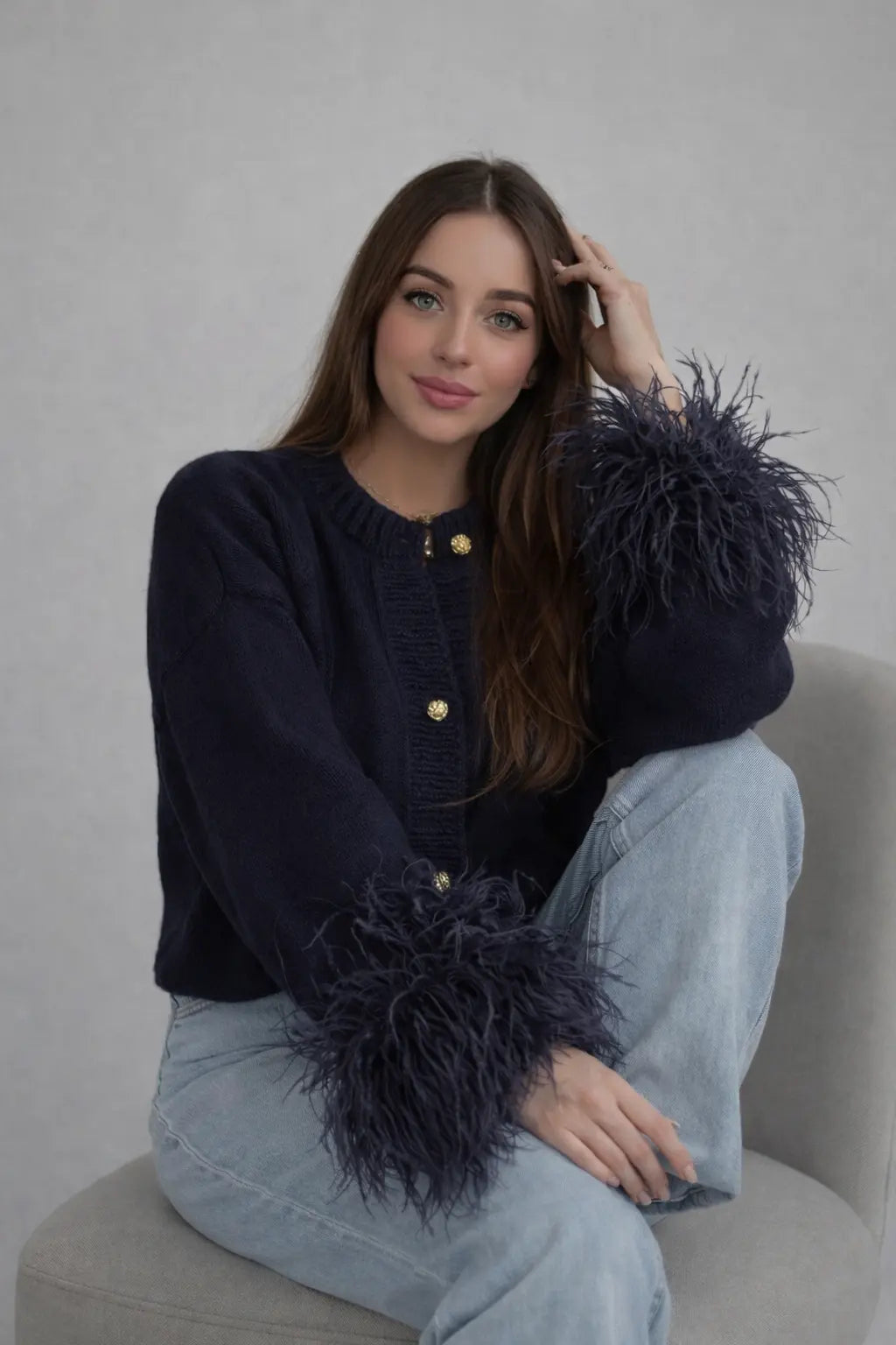 Cardigan froufrou porté avec tenue casual