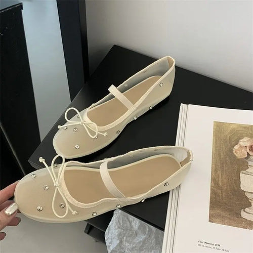 Ballerines légères et chic ornées de strass