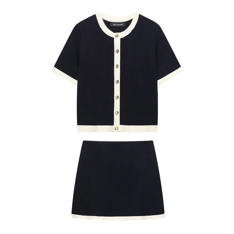Ensemble femme manteau tricoté et mini jupe couleurs contrastantes