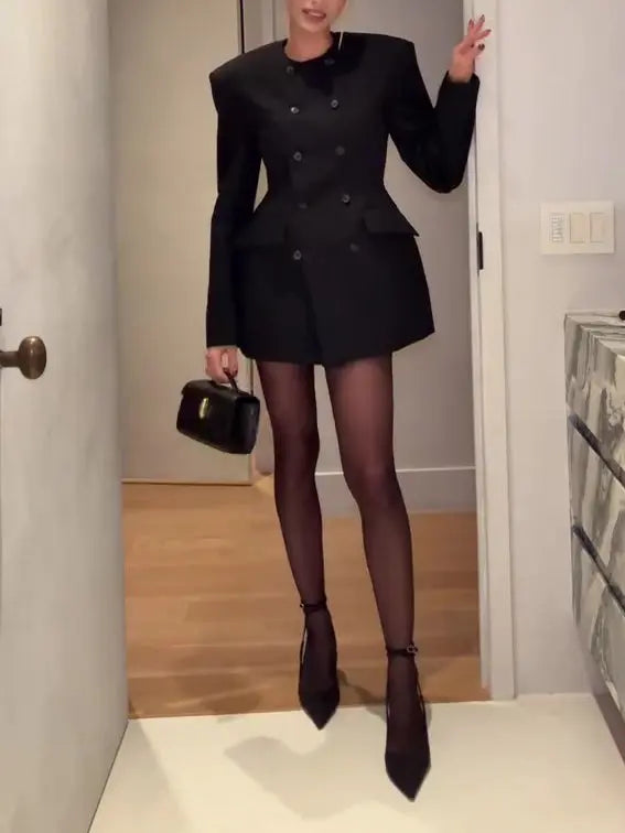 Robe blazer noire élégante et structurée